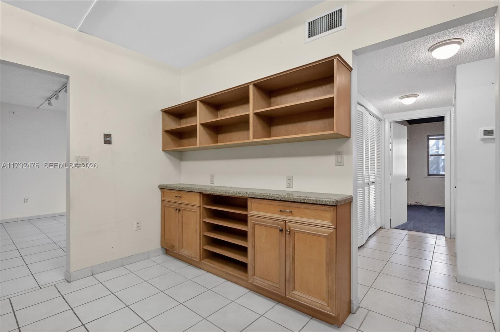 481 Ives Dairy Road, Unit 1054 Miami, FL 33179 - Photo 11 of 36