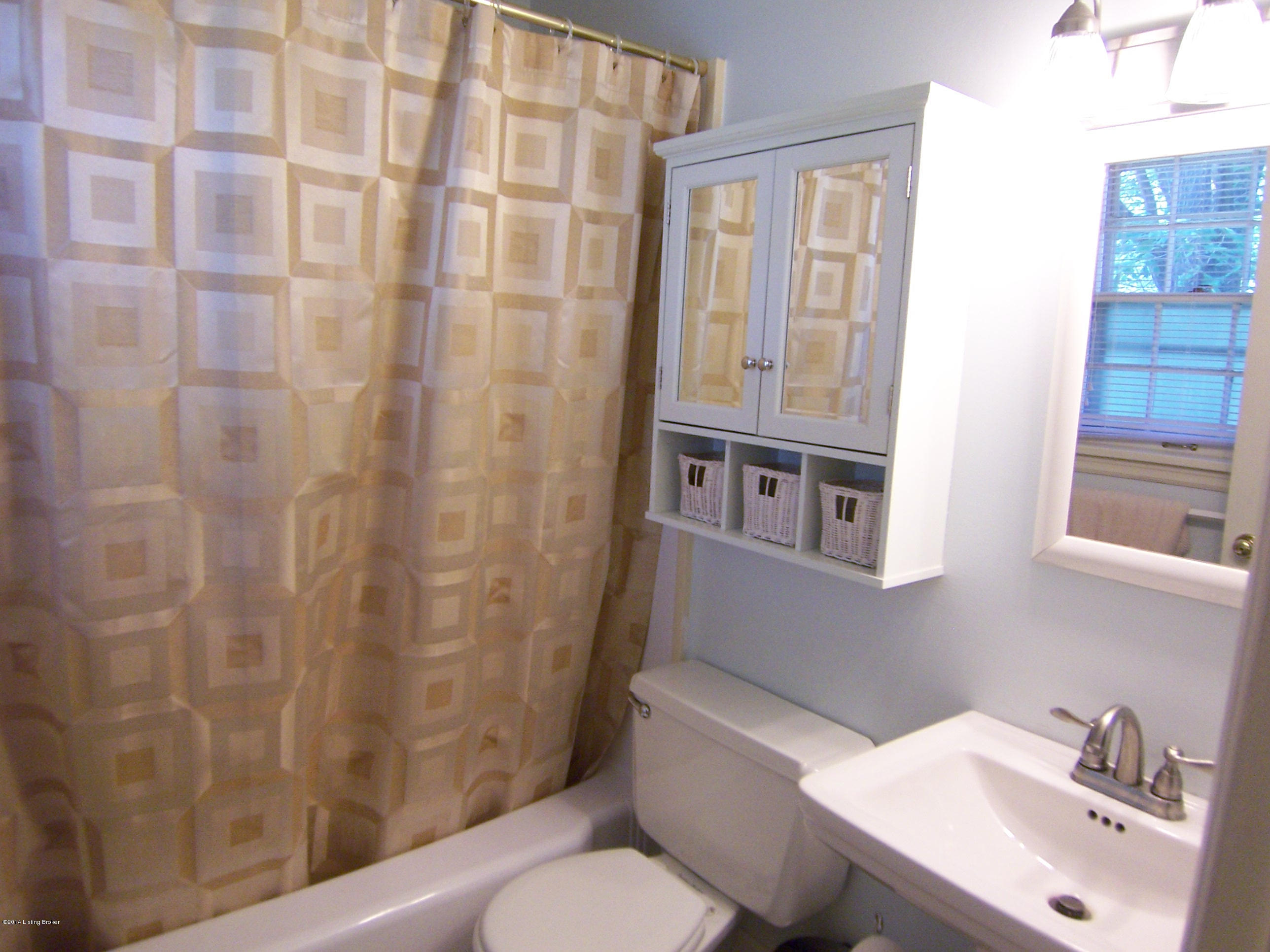 9003 Cardiff Road Louisville, KY 40242 - Photo 10 of 29 master bath