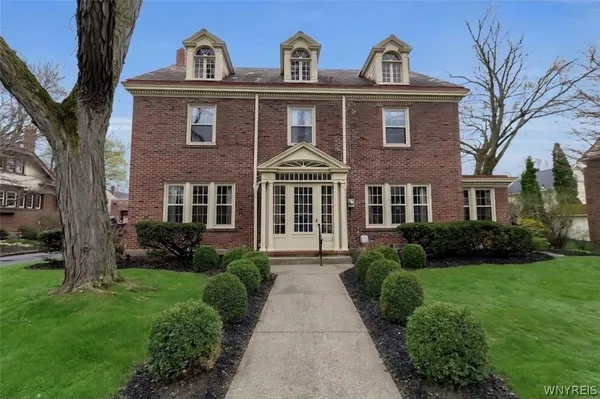 $399,900 | 915 James Avenue, Niagara Falls, NY 14305