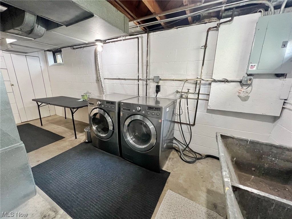 4605 Birchwold Road South Euclid, OH 44121 - Photo 14 of 30 Washer and dryer are remaining.