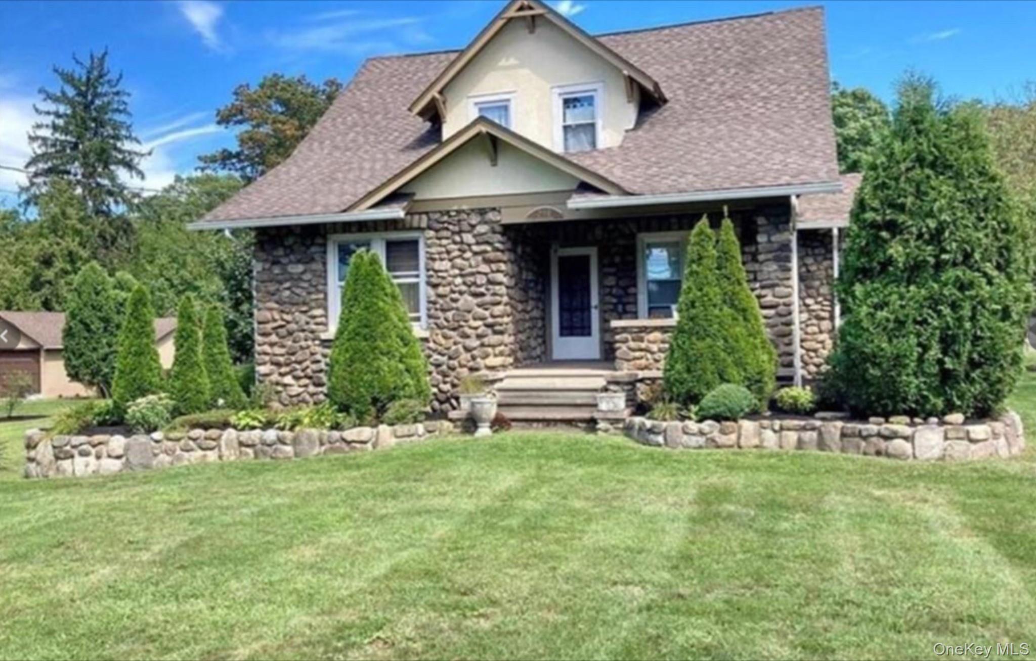298 South Middletown Road, Unit 2 Nanuet, NY 10954 - Photo 1 of 9
