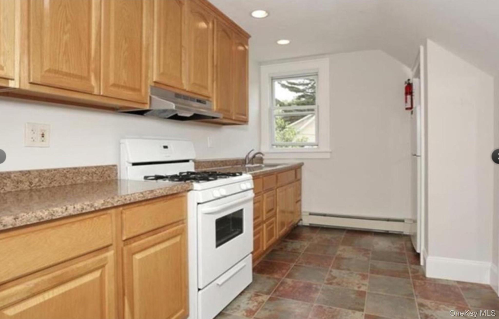 298 South Middletown Road, Unit 2 Nanuet, NY 10954 - Photo 3 of 9
