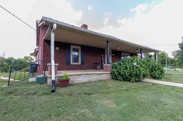 front view of house with a yard