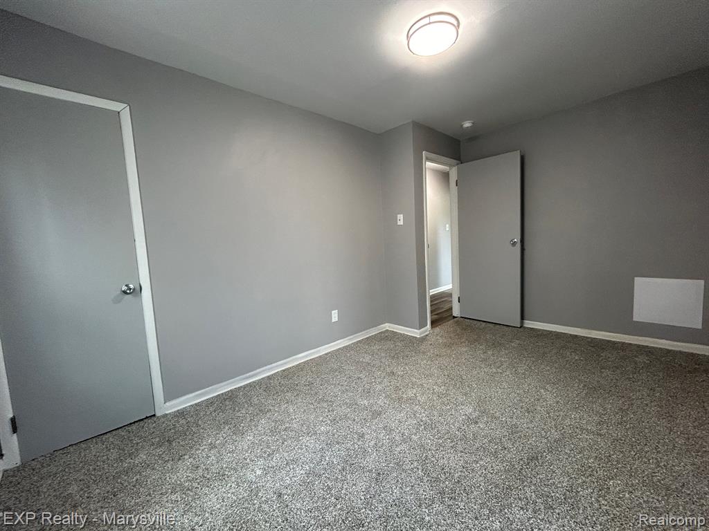 39225 Wade Road Romulus, MI 48174 - Photo 14 of 17
