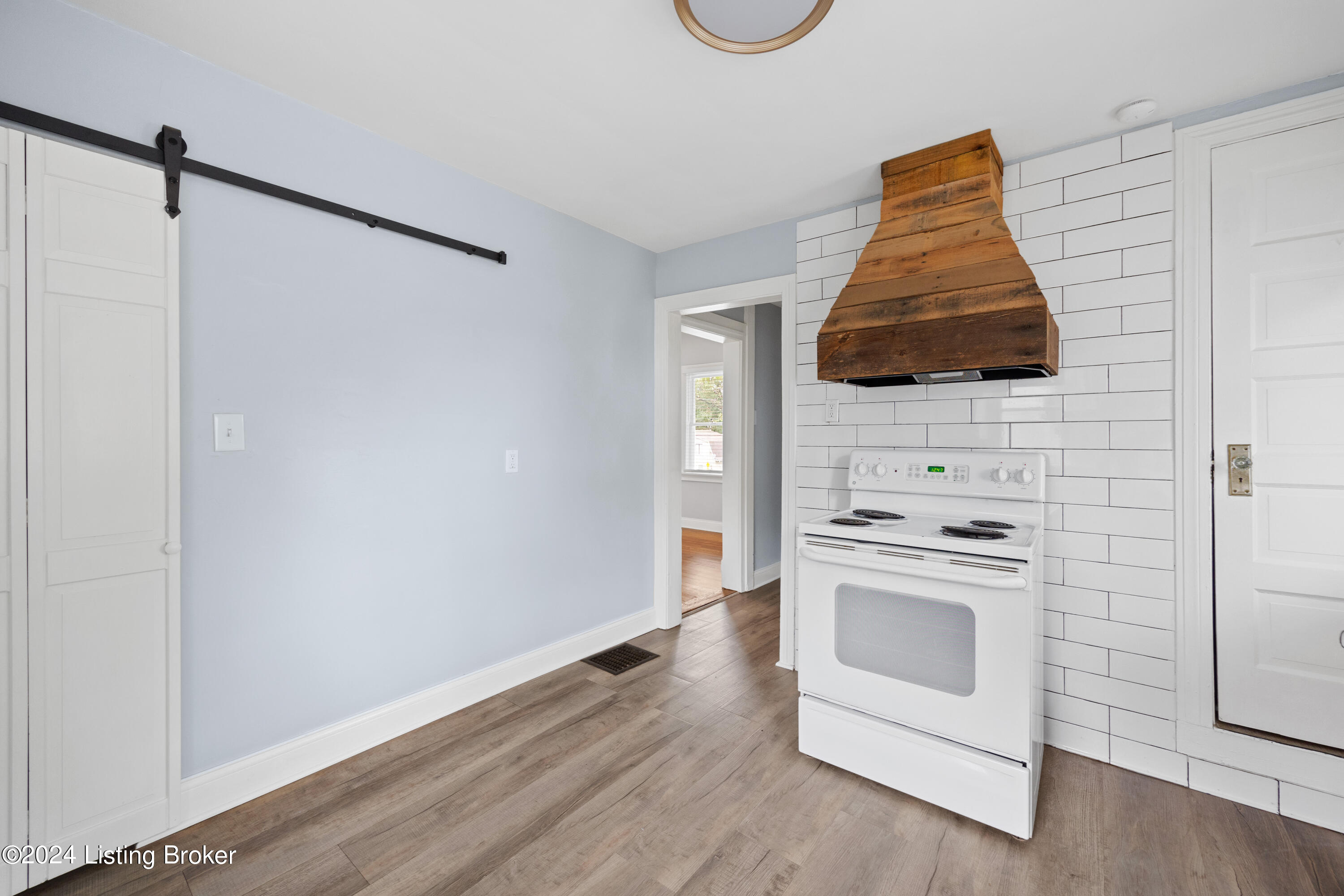 3605 Dell Road Louisville, KY 40299 - Photo 19 of 27 018