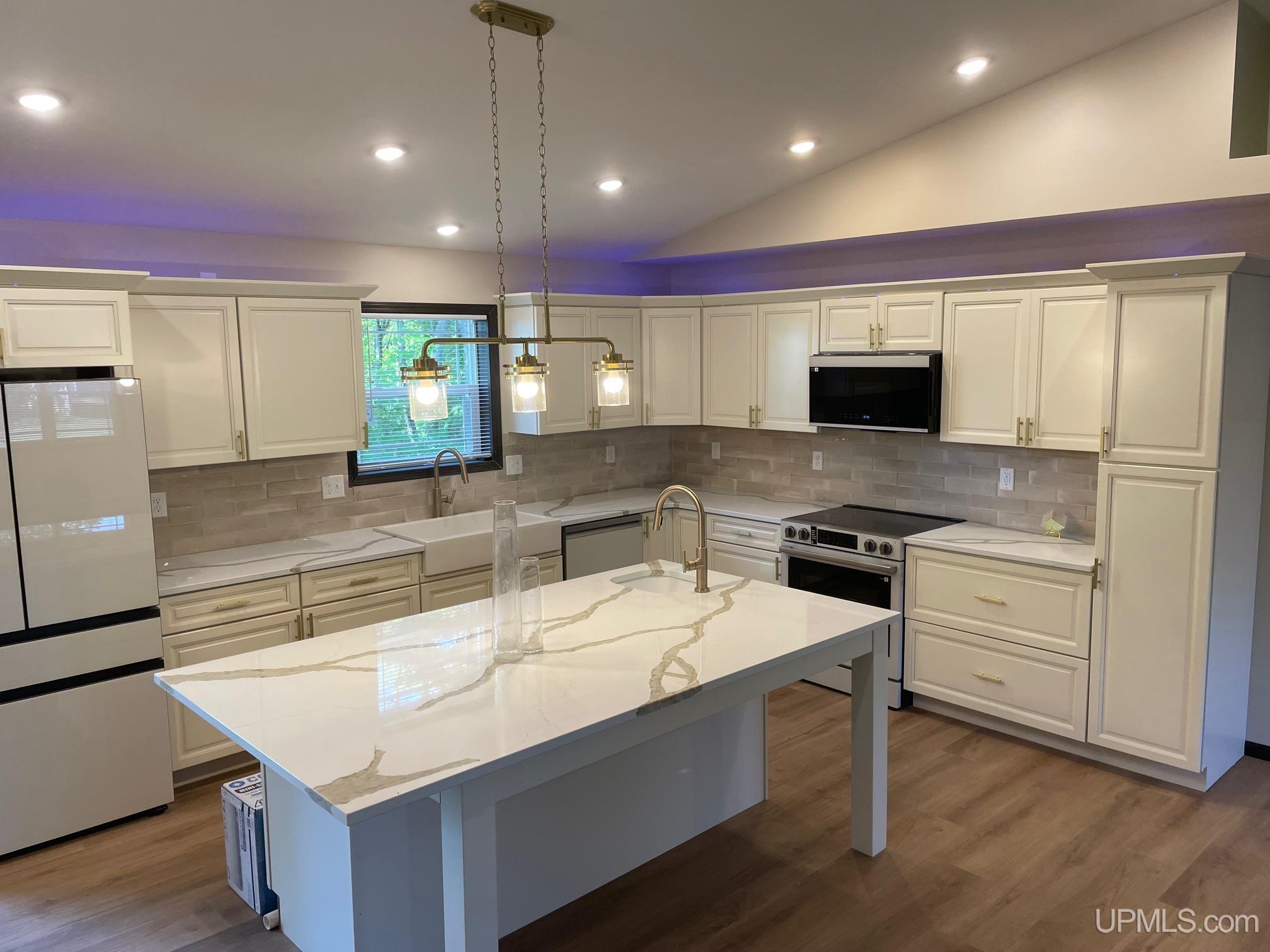 155 Brookton Road Marquette, MI 49855 - Photo 9 of 19