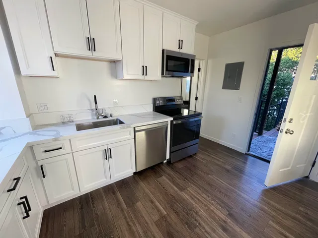 $6,250 | 2718 Durant Avenue, Unit B, Berkeley, CA 94704