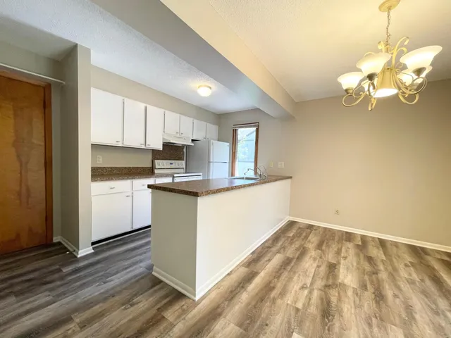 $2,200 | 5420 Mallard Lane, Shorewood, MN 55331