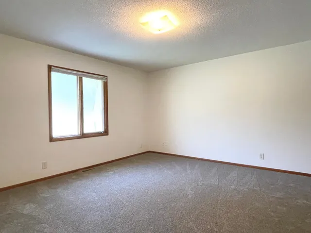 $2,200 | 5420 Mallard Lane, Shorewood, MN 55331