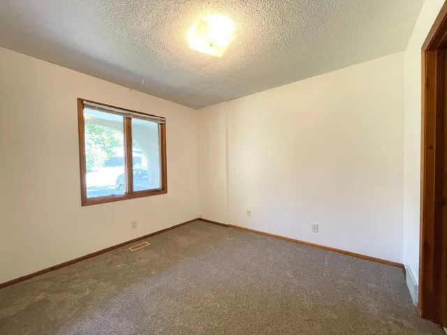 $2,200 | 5420 Mallard Lane, Shorewood, MN 55331