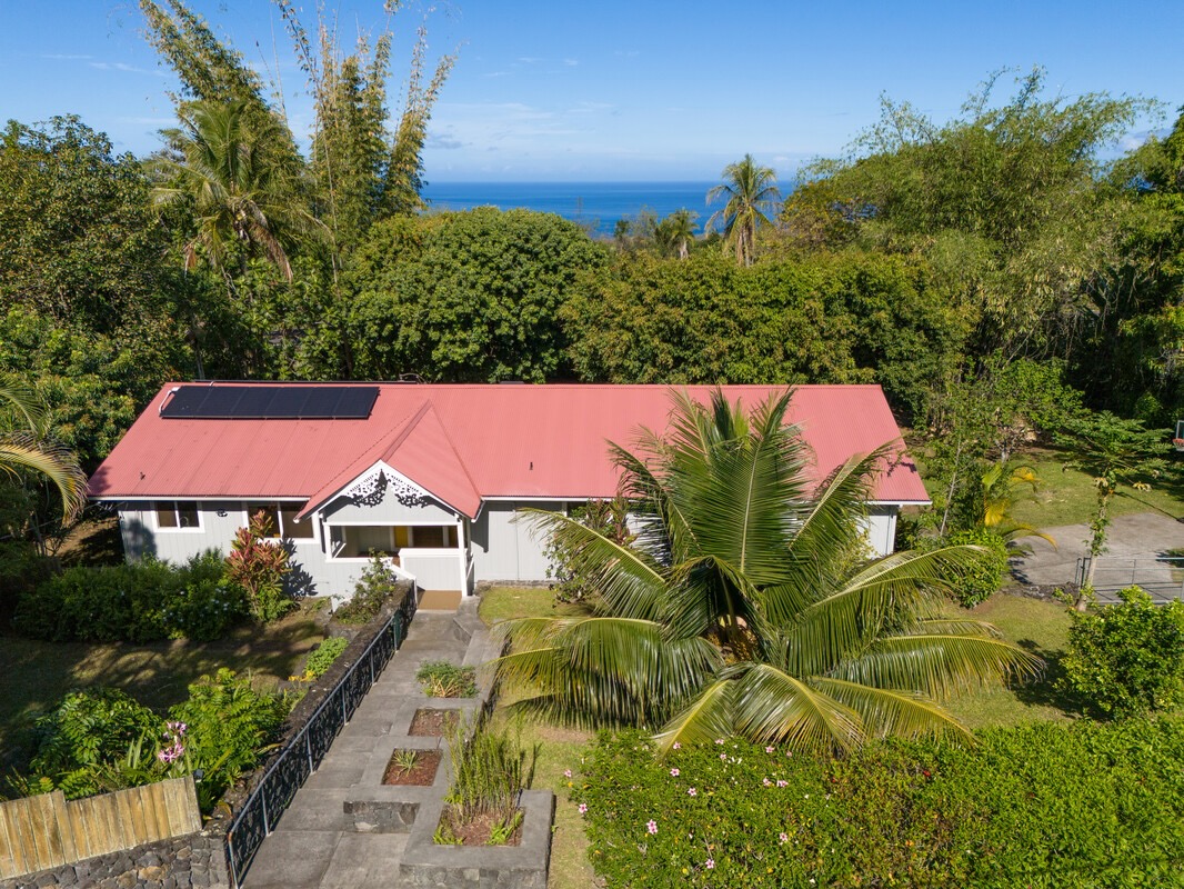84-5085 Painted Church Road Honaunau, HI 96704 - Photo 22 of 30 a view of a yard with plants
