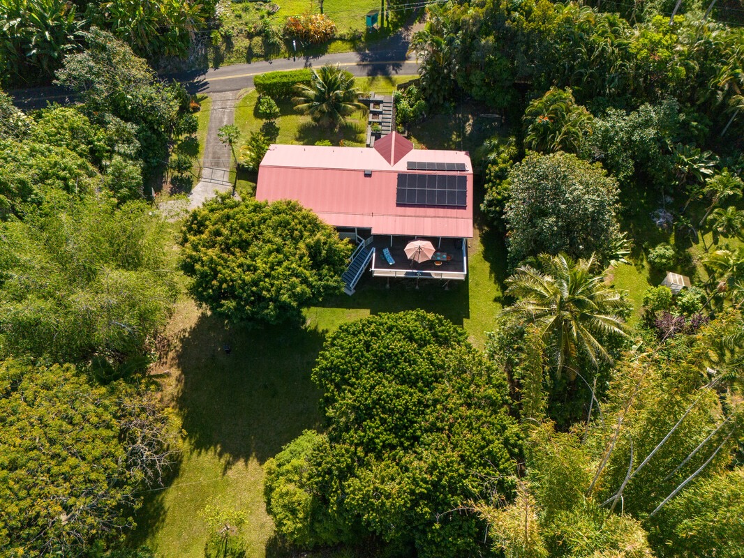 84-5085 Painted Church Road Honaunau, HI 96704 - Photo 25 of 30 an aerial view of a house with a yard
