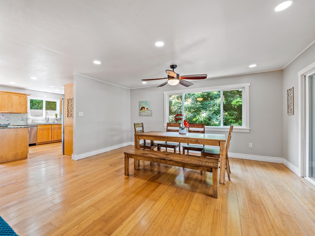 84-5085 Painted Church Road Honaunau, HI 96704 - Photo 5 of 30 a living room with furniture and wooden floor
