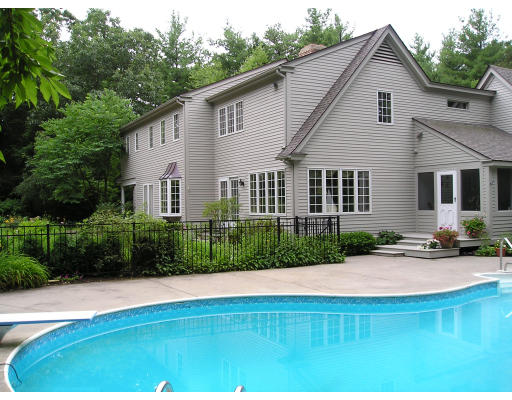 107 Loomis Ridge Road Westfield, MA 01085 - Photo 4 of 20 Gallery Image 4