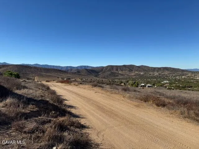 a view of a dry field