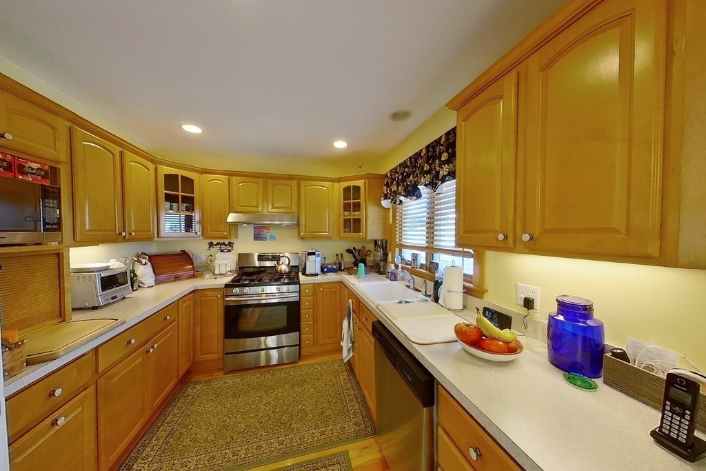 270 Sconticut Neck Road Fairhaven, MA 02719 - Photo 17 of 24 Gallery Image 17