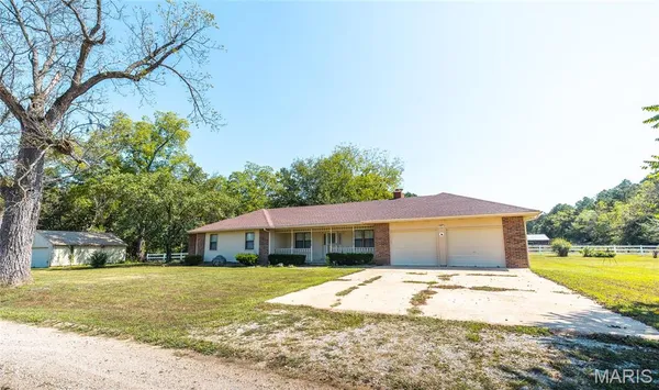 $615,800 | 10110 Ashley Creek Road, Raymondville, MO 65555