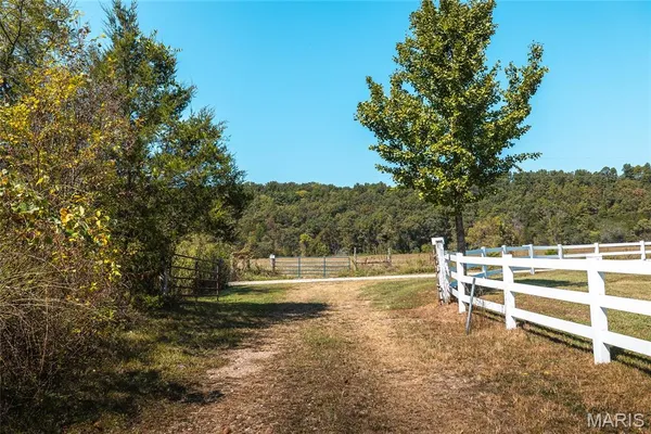 $615,800 | 10110 Ashley Creek Road, Raymondville, MO 65555