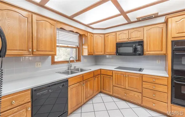 $615,800 | 10110 Ashley Creek Road, Raymondville, MO 65555