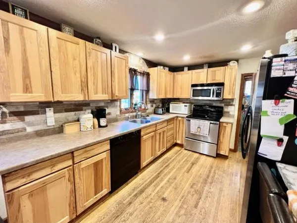 $239,900 | 704 South Minnesota Street, Redwood Falls, MN 56283