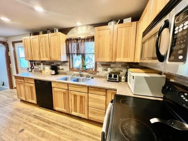 $239,900 | 704 South Minnesota Street, Redwood Falls, MN 56283