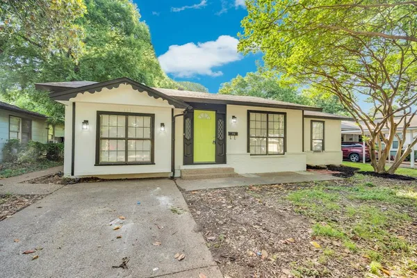 $2,400 | 772 Fernwood Street, Fort Worth, TX 76114