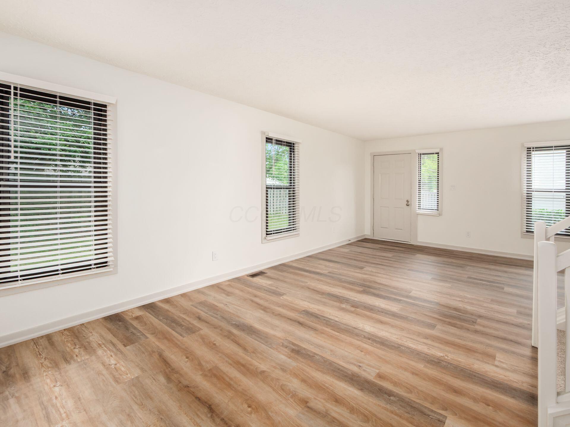 406 Edinburgh Road Dublin, OH 43017 - Photo 5 of 29