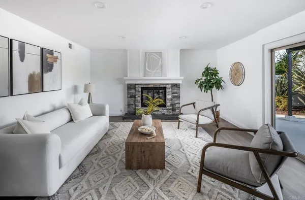 $1,950,000 | 385 Via Montanosa, Encinitas, CA 92024