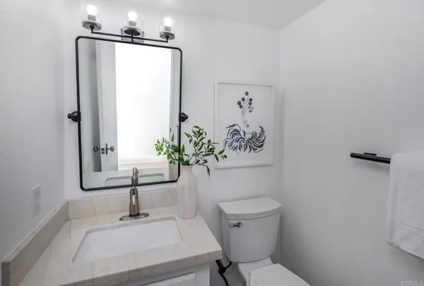 $1,950,000 | 385 Via Montanosa, Encinitas, CA 92024