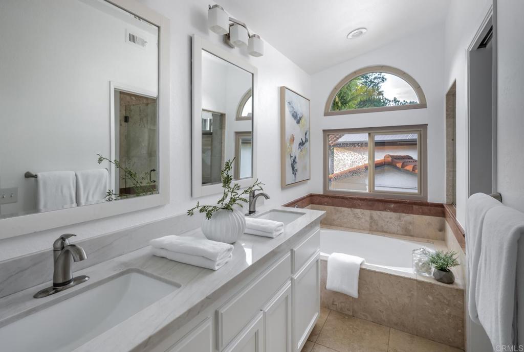 385 Via Montanosa Encinitas, CA 92024 - Photo 17 of 30 Master Bath/Spa