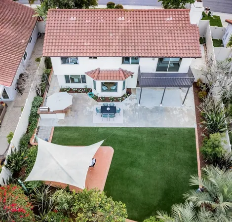 $1,950,000 | 385 Via Montanosa, Encinitas, CA 92024