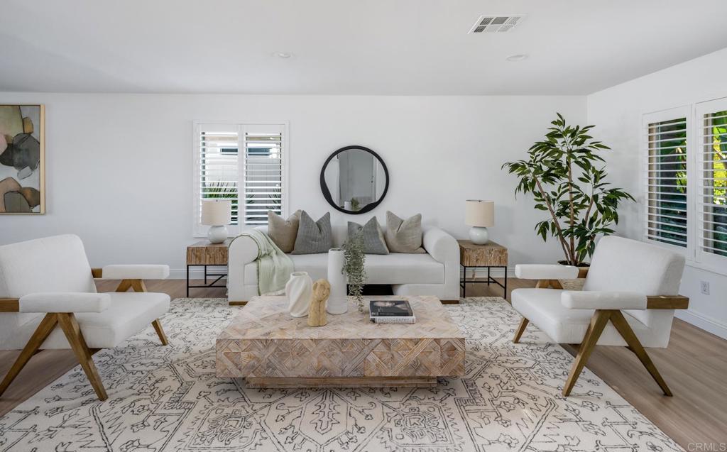 385 Via Montanosa Encinitas, CA 92024 - Photo 3 of 30 Living Room