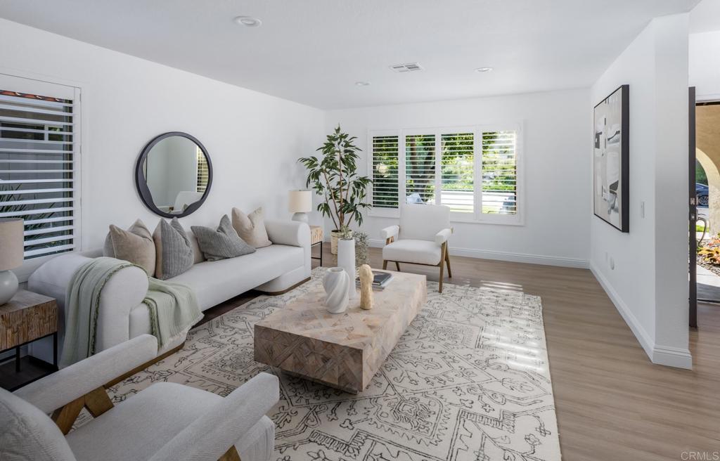 385 Via Montanosa Encinitas, CA 92024 - Photo 4 of 30 Living Room