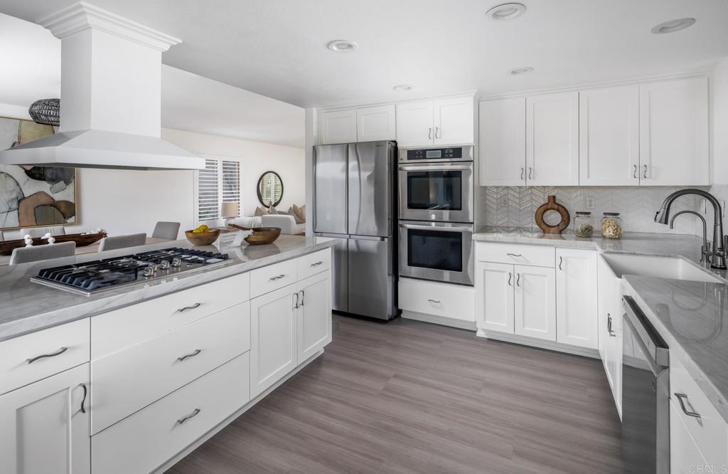 385 Via Montanosa Encinitas, CA 92024 - Photo 6 of 30 Kitchen