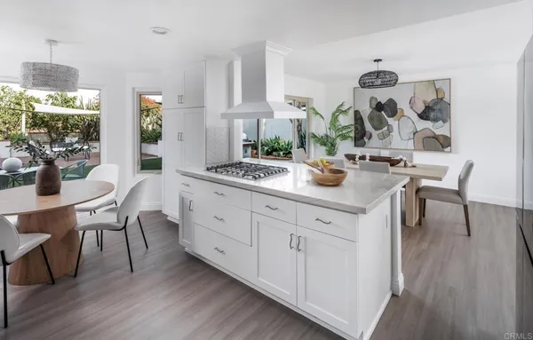 $1,950,000 | 385 Via Montanosa, Encinitas, CA 92024