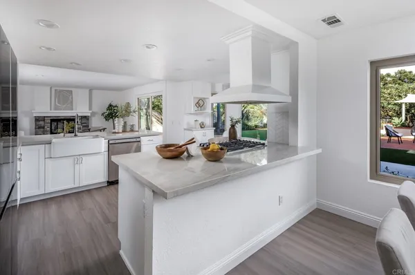 $1,950,000 | 385 Via Montanosa, Encinitas, CA 92024
