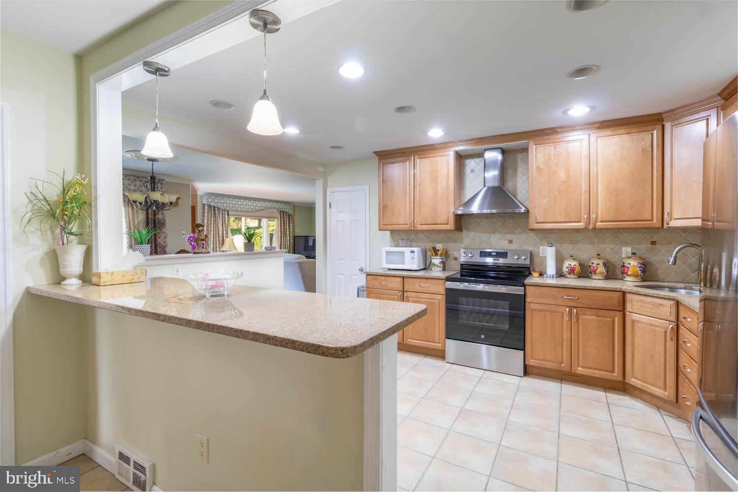 203 West County Line Road Hatboro, PA 19040 - Photo 10 of 29 Breakfast bar