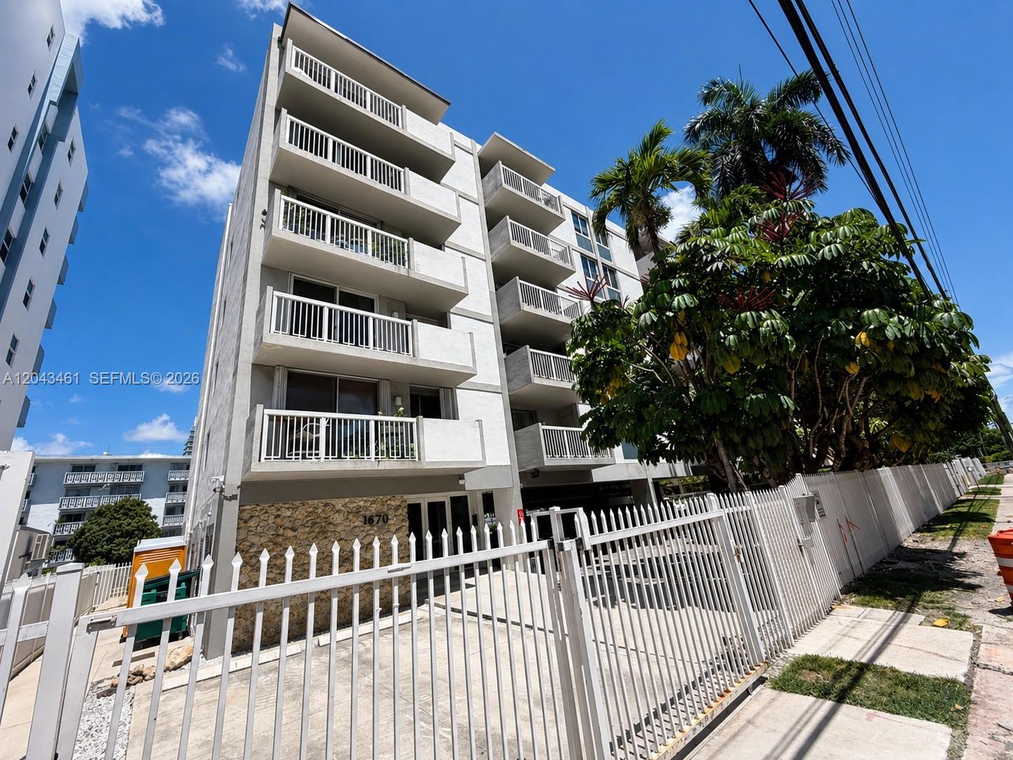 1670 Bay Road, Unit 3D Miami Beach, FL 33139 - Photo 9 of 9