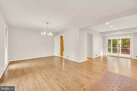 $1,095,000 | 8705 Bells Mill Road, Potomac, MD 20854