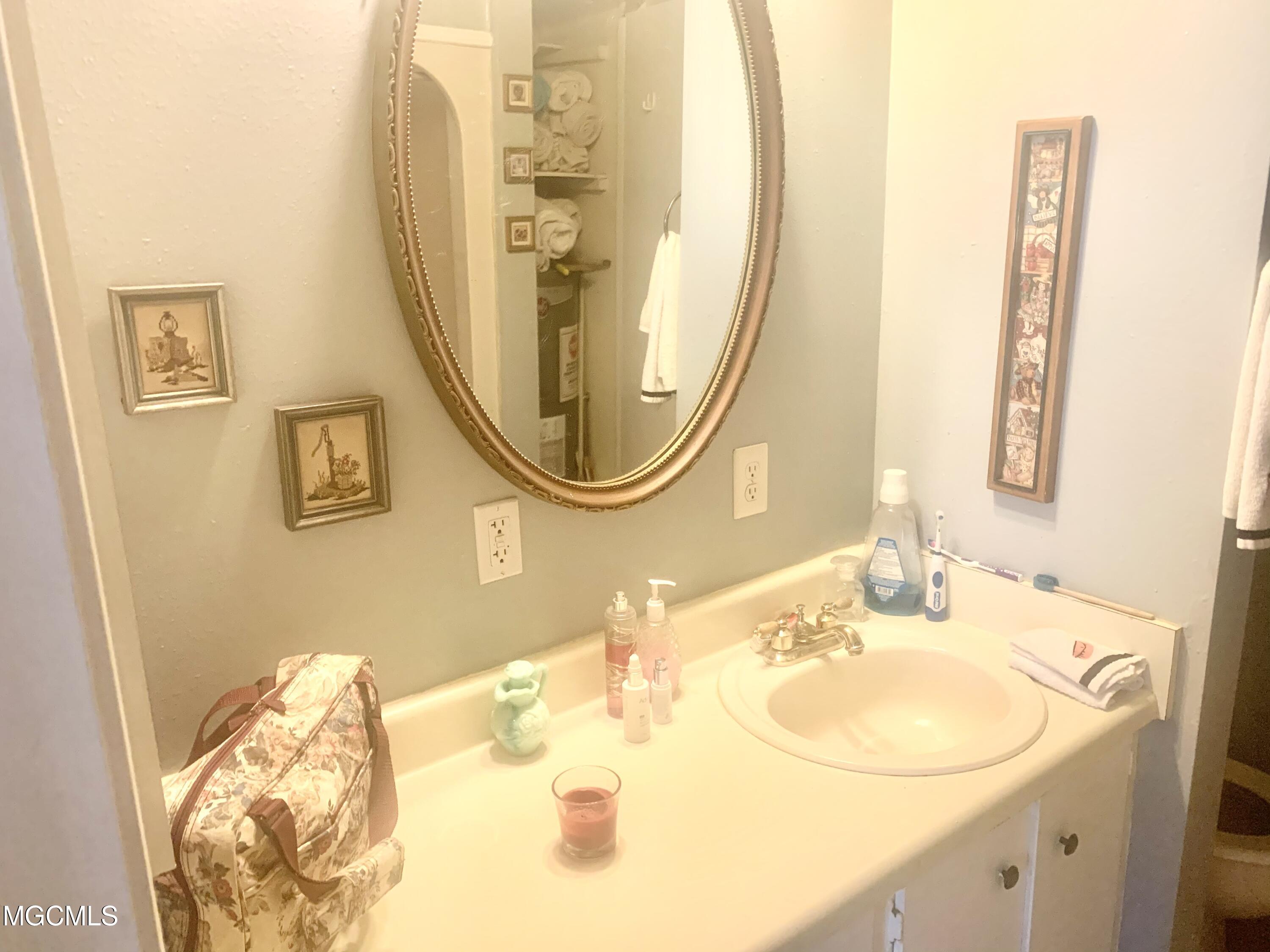 4806 Morris Street Moss Point, MS 39563 - Photo 20 of 28 5118D790-A3FA-47A6-A75D-ACAF12BE3AF0