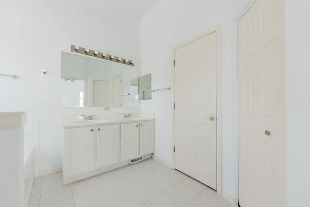 $635,000 | 1445 Somerfield Drive, Bolingbrook, IL 60490