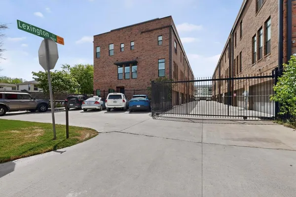 $3,990 | 4920 Lexington Court, Dallas, TX 75204