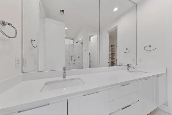 $3,990 | 4920 Lexington Court, Dallas, TX 75204