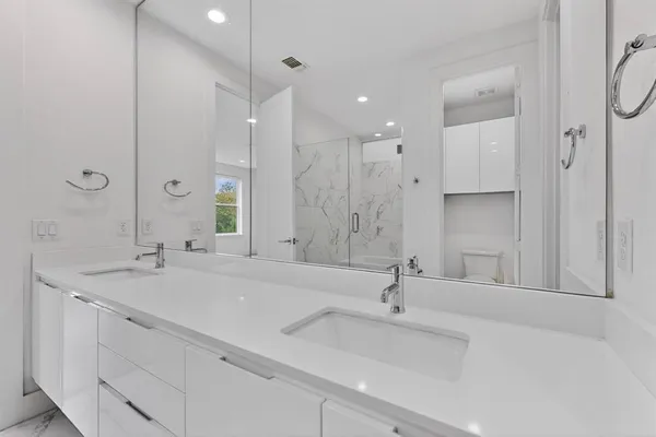 $3,990 | 4920 Lexington Court, Dallas, TX 75204