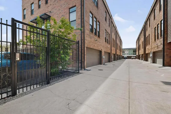 $3,990 | 4920 Lexington Court, Dallas, TX 75204