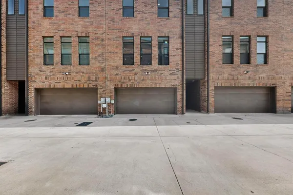 $3,990 | 4920 Lexington Court, Dallas, TX 75204