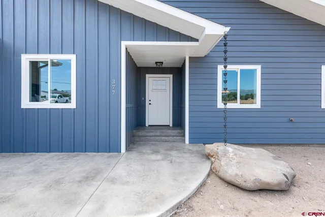 a view of a house with a outdoor space