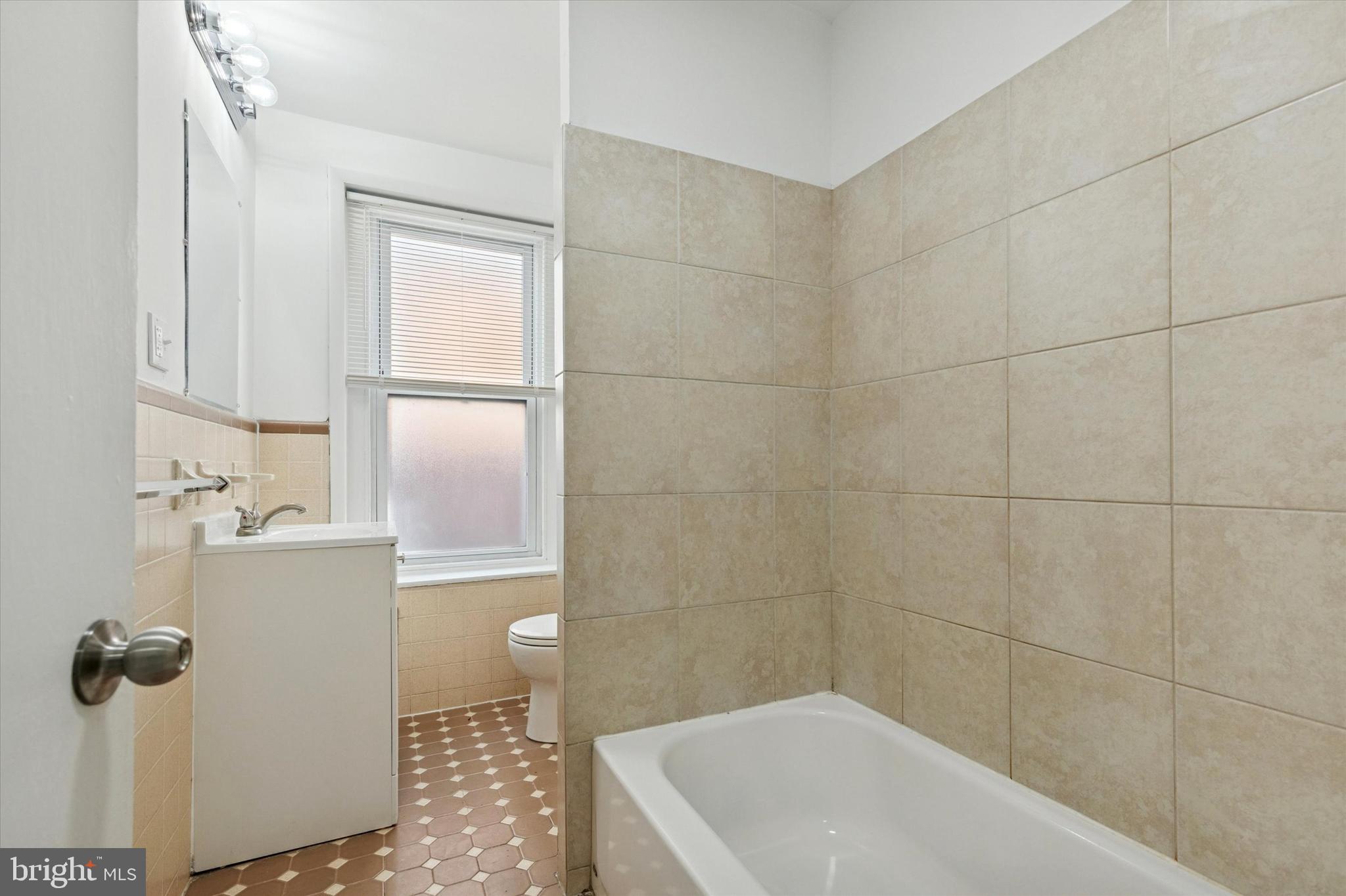 206 Chain Street Norristown, PA 19401 - Photo 17 of 25