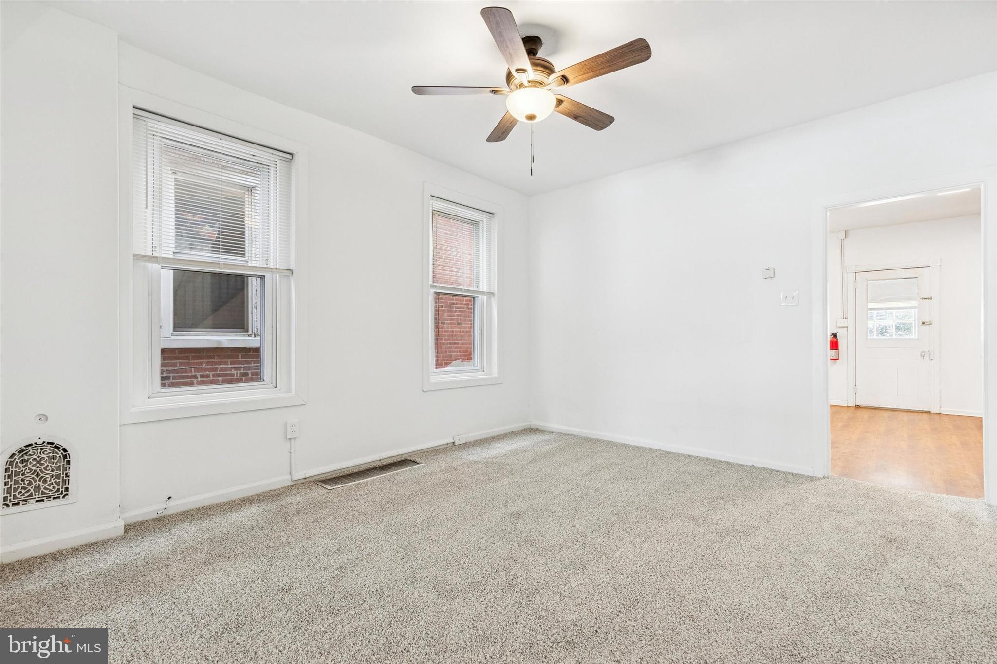 206 Chain Street Norristown, PA 19401 - Photo 6 of 25