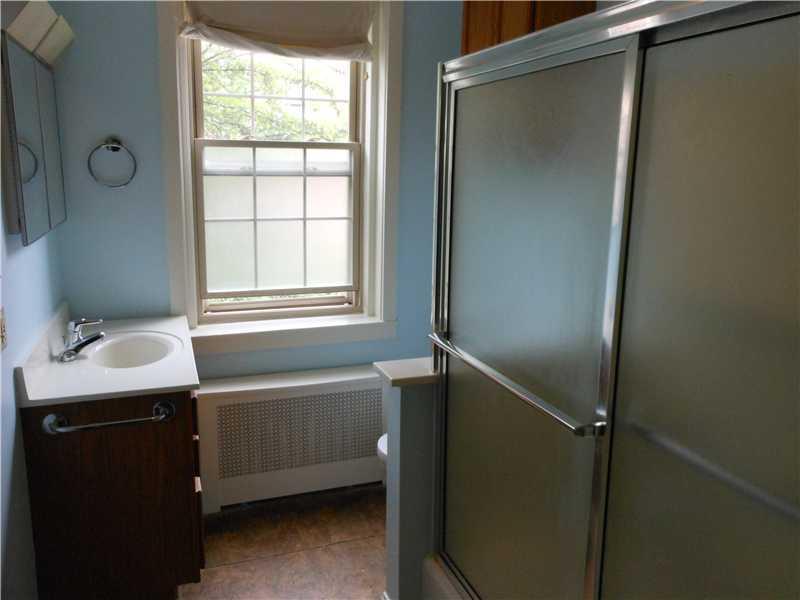 290 Baxter Boulevard, Unit G2 Portland, ME 04101 - Photo 10 of 12 Bathroom.